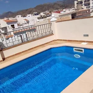  Сasa de vacaciones ático Con Piscina Privada En El Corazón De Nerja!